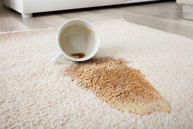 پاک کردن لکه چایی از فرش